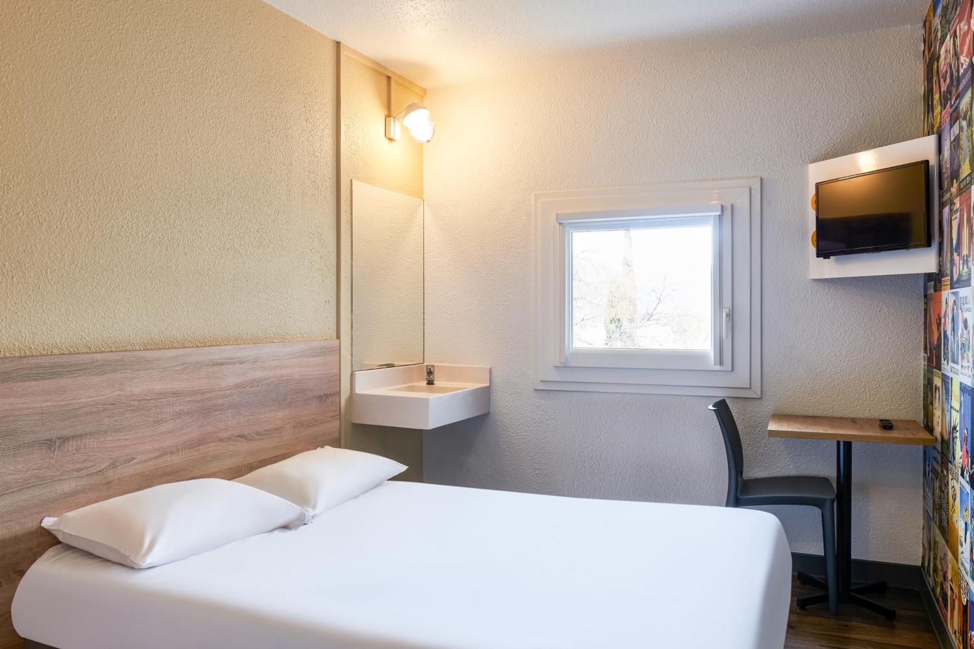 Hotelf1 Chilly Mazarin Les Champarts Exterior foto